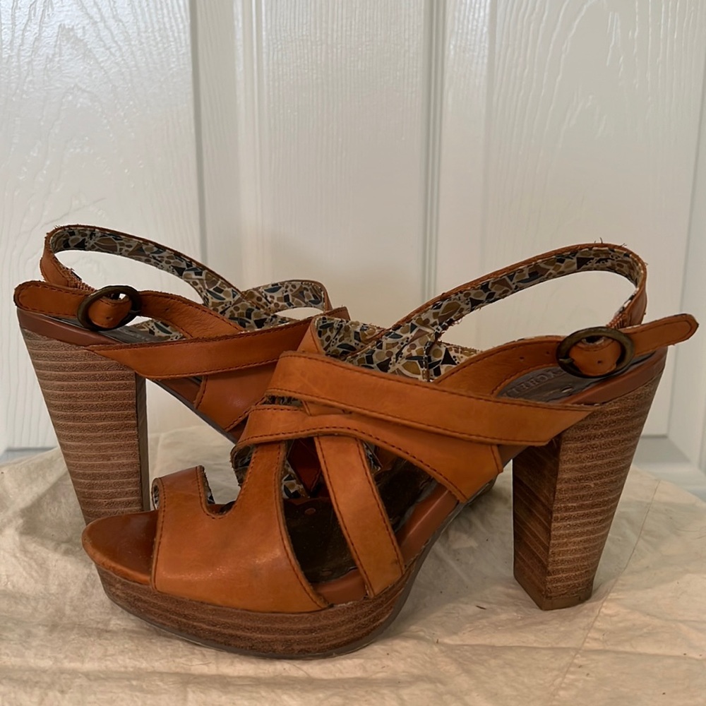 Seychelles leather platform sandals.